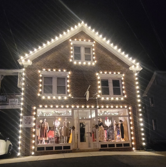 Luxe consignmet  376 pleasant st Northampton MA 01060 - Picture 7 of 12